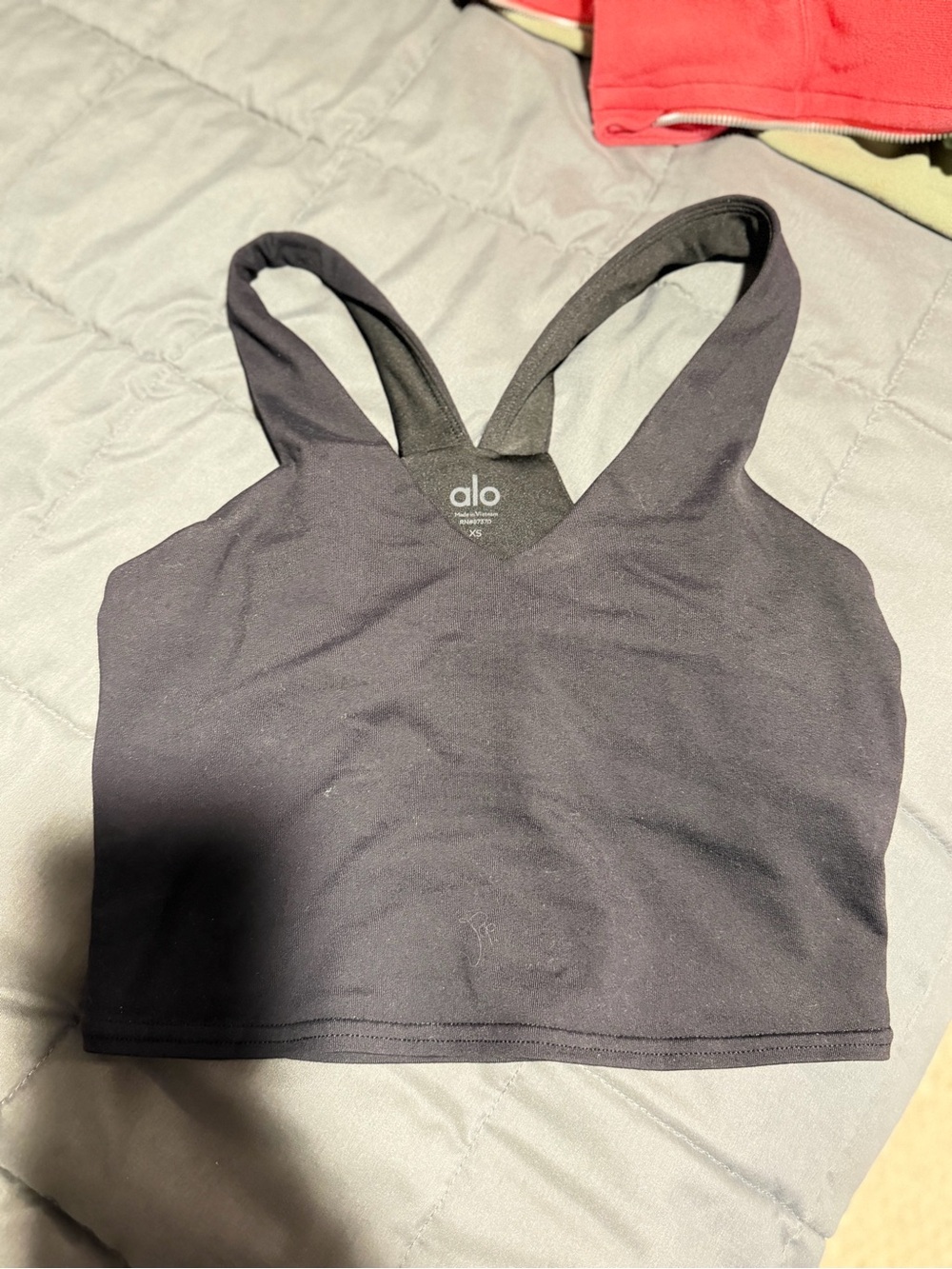 ALO Yoga Black V-Neck Crossover Strap Sports Bra